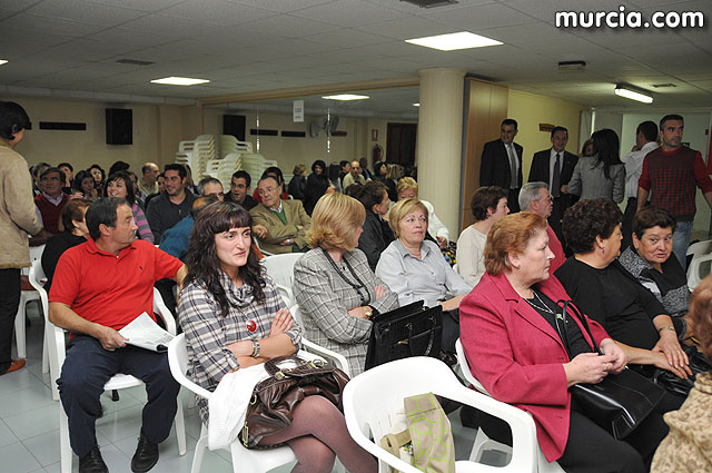 El alcalde entrega el carn de voluntario de honor de Totana al consejero de Poltica Social, Mujer e Inmigracin, Joaqun Bascuñana - 6