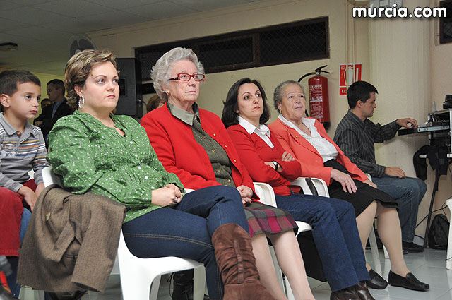 El alcalde entrega el carn de voluntario de honor de Totana al consejero de Poltica Social, Mujer e Inmigracin, Joaqun Bascuñana - 12