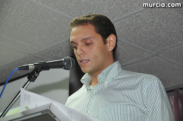 El alcalde entrega el carn de voluntario de honor de Totana al consejero de Poltica Social, Mujer e Inmigracin, Joaqun Bascuñana - 13