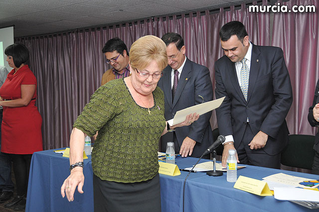El alcalde entrega el carn de voluntario de honor de Totana al consejero de Poltica Social, Mujer e Inmigracin, Joaqun Bascuñana - 25