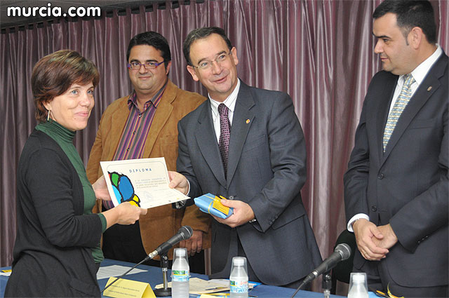 El alcalde entrega el carn de voluntario de honor de Totana al consejero de Poltica Social, Mujer e Inmigracin, Joaqun Bascuñana - 38