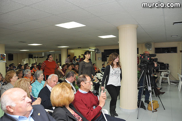 El alcalde entrega el carn de voluntario de honor de Totana al consejero de Poltica Social, Mujer e Inmigracin, Joaqun Bascuñana - 45