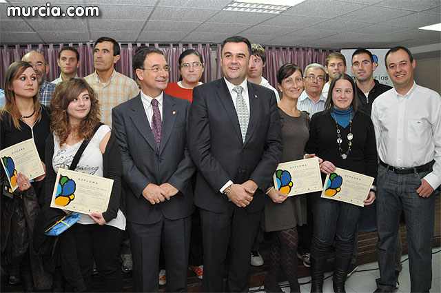 El alcalde entrega el carn de voluntario de honor de Totana al consejero de Poltica Social, Mujer e Inmigracin, Joaqun Bascuñana - 63
