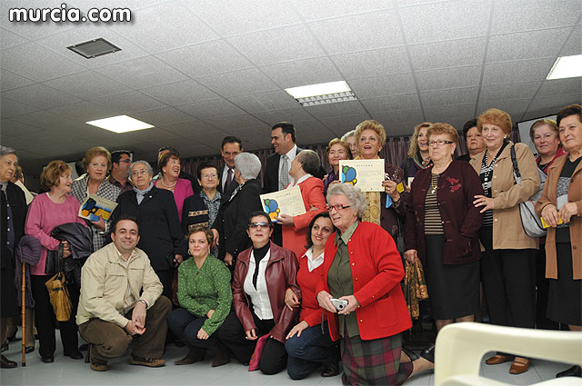 El alcalde entrega el carn de voluntario de honor de Totana al consejero de Poltica Social, Mujer e Inmigracin, Joaqun Bascuñana - 65