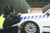 Un centenar de policas locales se forman en la manipulacin de armas de fuego