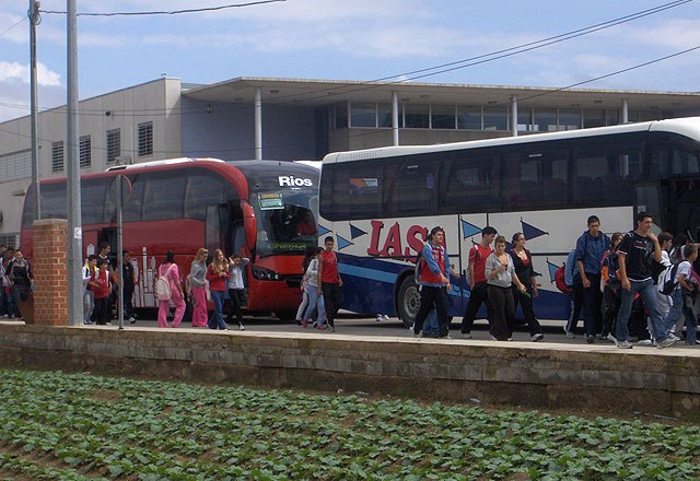 El PSOE exigirá en pleno una mejora urgente de los accesos al IES Poeta Sánchez Bautista de Llano de Brujas - 1, Foto 1