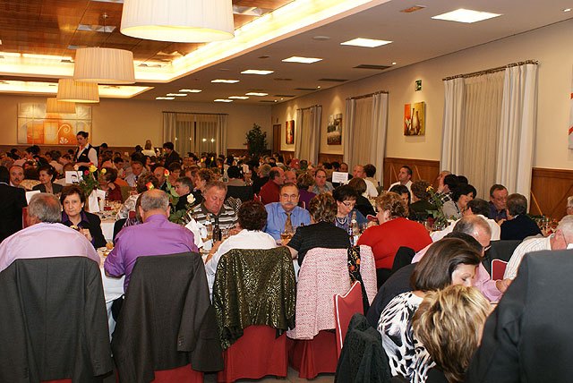La cena benéfica de la Asociación Contra el Cáncer de Puerto Lumbreras reúne a más de 400 personas - 2, Foto 2