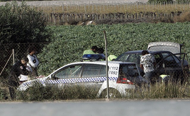 La Policía Local de Totana detiene a cuatro individuos que supuestamente habrían robado 600 kilos de uva de mesa en la zona de los Huertos Nuevos, Foto 1