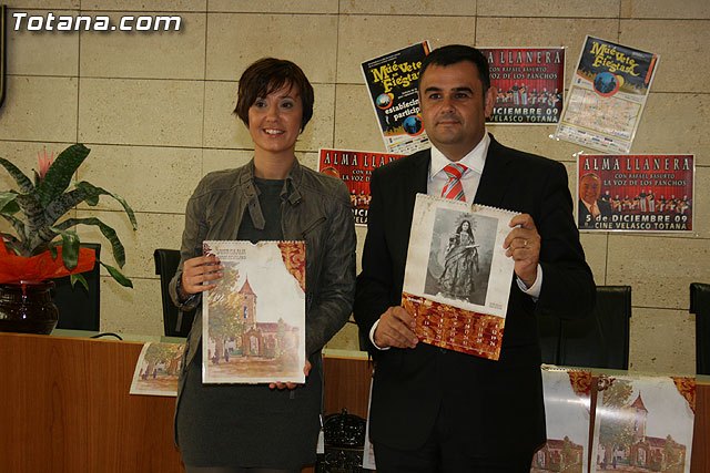 Las fiestas patronales en honor a Santa Eulalia 2009 serán inauguradas por primera vez con un gran chupinazo y el reparto de más de 2.000 tortas de pimiento molido desde el ayuntamiento, Foto 1