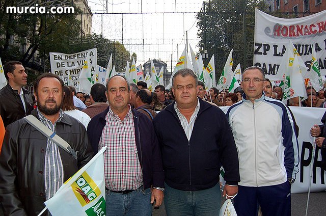 Más de doscientos vecinos de Totana participaron el sábado en la manifestación de Madrid convocada por los sindicatos agrarios, Foto 1
