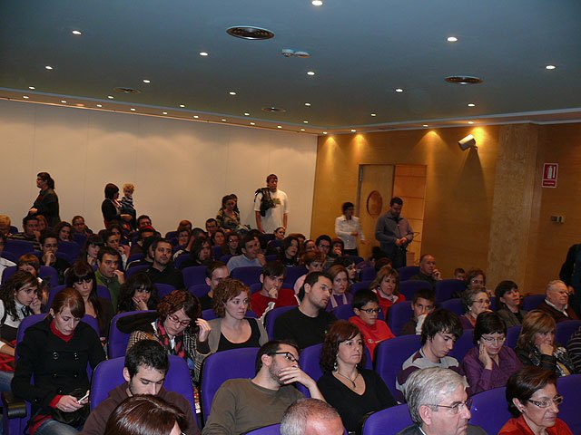 Un audivisual y una exposición de fotografías pretenden concienciar a la población sobre la violencia de género - 4, Foto 4