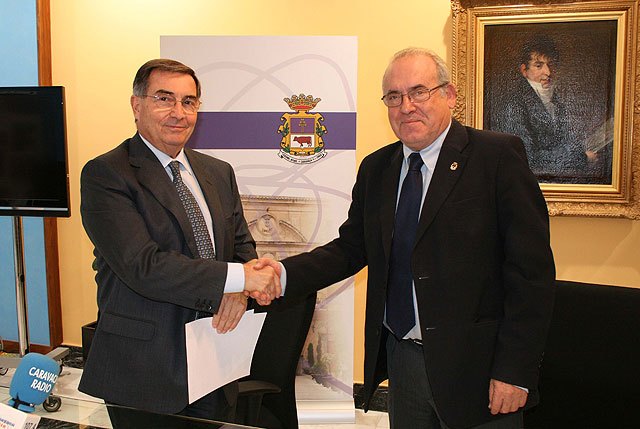 El Ayuntamiento de Caravaca y el Defensor del Pueblo firman un convenio de colaboración - 1, Foto 1