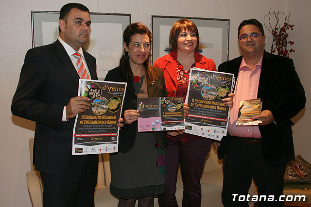 El alcalde de Totana y los concejales de Sanidad y Bienestar Social presentan a la Consejera de Sanidad el II Encuentro Nacional de Enfermedades Raras - 8