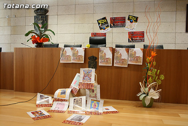 Las fiestas patronales en honor a Santa Eulalia 2009 sern inauguradas por primera vez con un gran chupinazo y el reparto de ms de 2.000 tortas de pimiento molido desde el ayuntamiento - 1