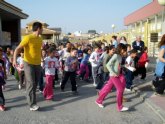 Más de 500 niños del colegio Monte Anaor de Alguazas han participado en una carrera solidaria