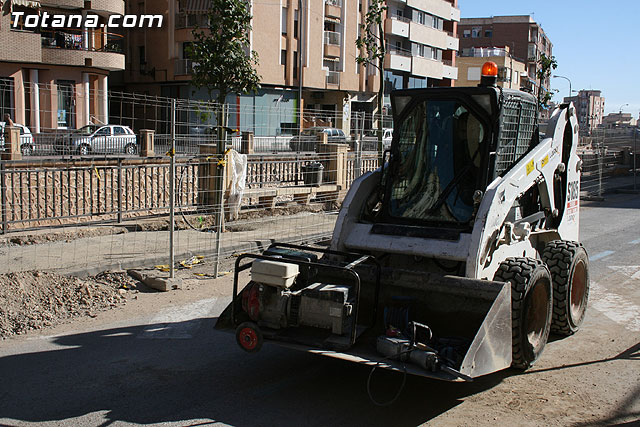 El paseo de la Avenida Rambla de La Santa comienza a transformar su imagen gracias a las obras de remodelacin que se estn ejecutando - 3