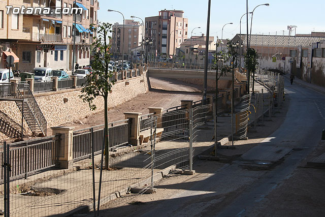 El paseo de la Avenida Rambla de La Santa comienza a transformar su imagen gracias a las obras de remodelacin que se estn ejecutando - 4