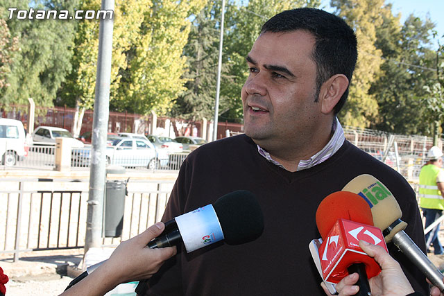 El paseo de la Avenida Rambla de La Santa comienza a transformar su imagen gracias a las obras de remodelacin que se estn ejecutando - 23