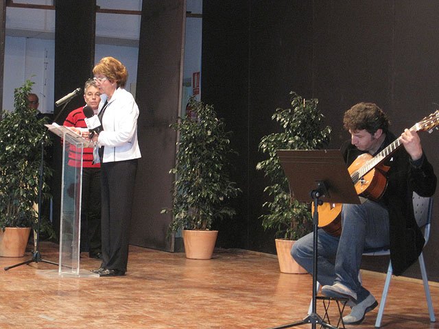 Lectura del manifiesto, Foto 1