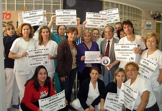 Alarcón y Peñaranda visitan a las trabajadoras de la Arrixaca tras quince días de encierro - 1, Foto 1