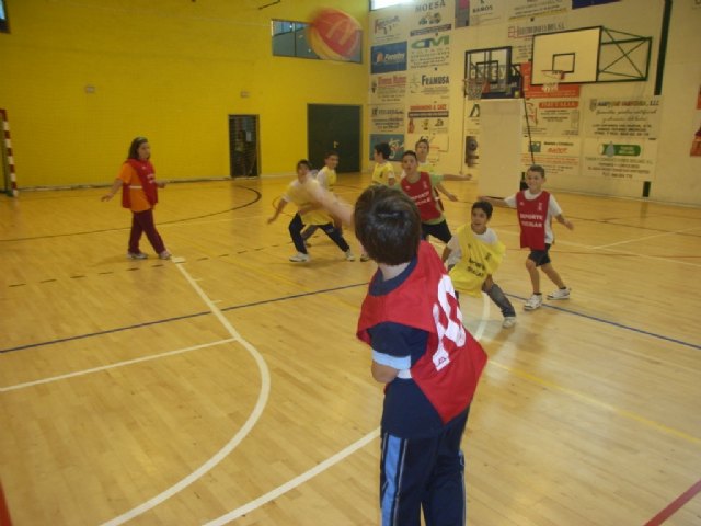 The Department of Sports organized a Day of Basketball Benjamin, framed in the School Games School Sports Programme, Foto 3