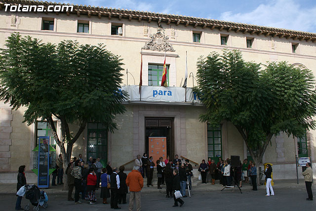 Totana se suma a la lucha contra la Violencia de Gnero con una concentracin silenciosa - 14
