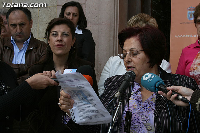 Totana se suma a la lucha contra la Violencia de Gnero con una concentracin silenciosa - 19