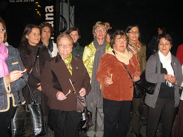 La directora del Instituto de la Mujer, en la concentración ciudadana contra la violencia de género - 2, Foto 2