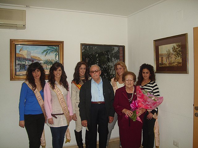 La Comisión de Fiestas homenajea a los Mayores y elige a los Abuelos 09 - 1, Foto 1