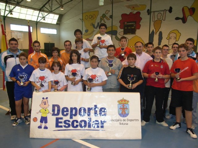 La concejalía de Deportes organiza un Torneo Escolar de Bádminton, enmarcado en el Programa de Deporte Escolar - 2, Foto 2