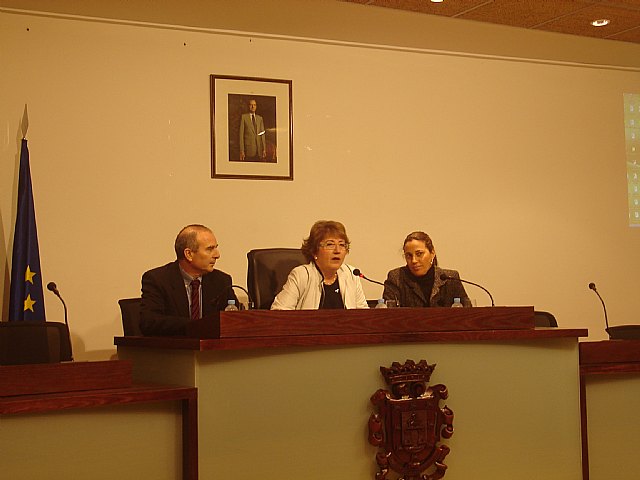 La directora general de Transportes y Puertos descarta la construcción de nuevos puertos deportivos en el Mar Menor - 1, Foto 1