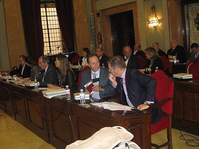 El Pleno trabajará conjuntamente para obtener el suelo y hacer nuevos accesos para el IES de Llano de Brujas - 1, Foto 1