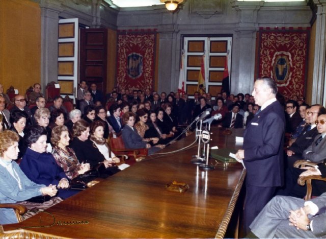 La Alcaldía digitaliza 18.000 fotografías de los últimos 35 años - 2, Foto 2