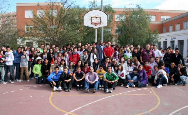 Vujanic y Powell causan furor en el IES Francisco Ros Giner de Lorca - 4, Foto 4