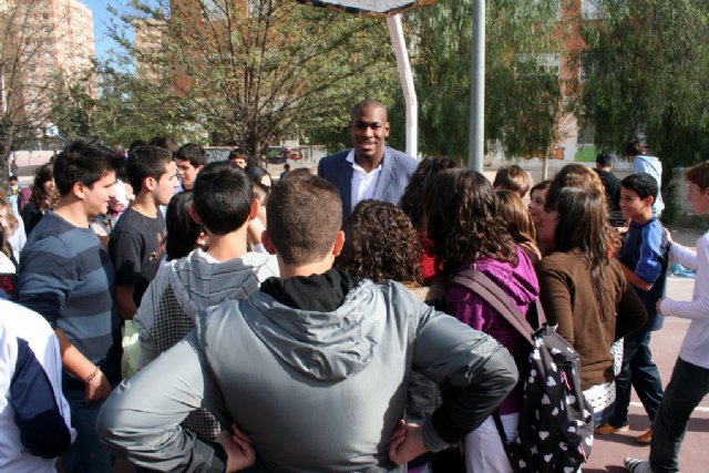 Vujanic y Powell causan furor en el IES Francisco Ros Giner de Lorca - 5, Foto 5