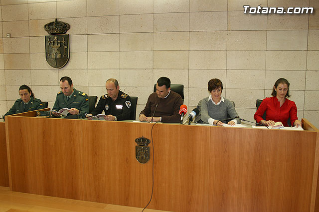 El ayuntamiento presenta el “Protocolo de actuacin en los casos de violencia de gnero en el municipio” - 1