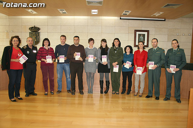 El ayuntamiento presenta el “Protocolo de actuacin en los casos de violencia de gnero en el municipio” - 10