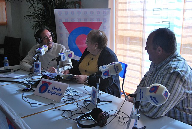 La pedanía de el Paretón-Cantareros se convirtió en el escenario durante dos horas del programa La plaza regional, paso a paso, de ORM, Foto 2