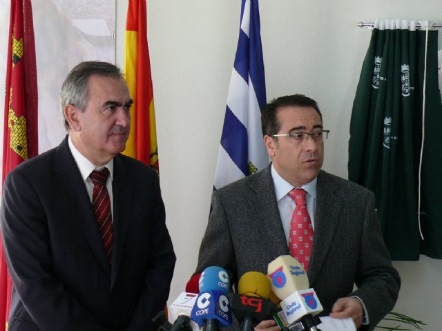 El delegado del gobierno y el alcalde de Jumilla inauguran tres nuevas obras del Plan E - 3, Foto 3