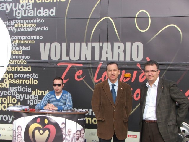 El Bus del Voluntariado visita los campus de la UPCT - 1, Foto 1