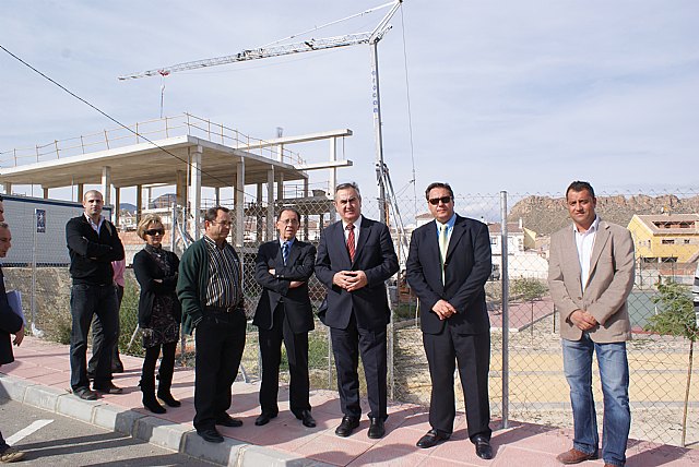 El Delegado del Gobierno y el Alcalde de Villanueva del Río Segura visitan el nuevo Centro Socio-Cultural de la localidad realizado con el Fondo Estatal de Inversión Local - 1, Foto 1