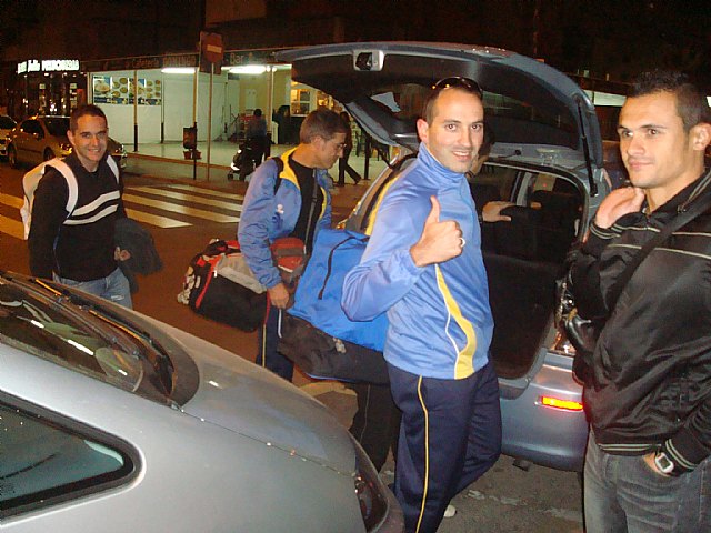 Gran papel de los atletas del Club Atletismo Totana en la media maratón de Benidorm, Foto 4