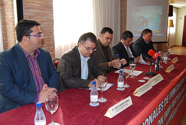 Autoridades municipales y regionales inauguran las “I Jornadas regionales de formación e inmigración”, Foto 1