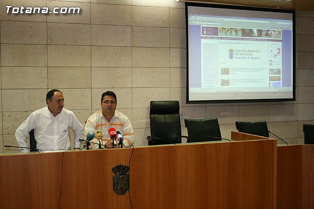 El ayuntamiento presenta un nuevo espacio web para el área de Deportes, Foto 1