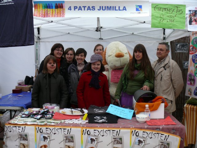 A pesar de la lluvia, el encuentro intercultural El Mundo en tu Plaza contó con gran asistencia de público - 2, Foto 2