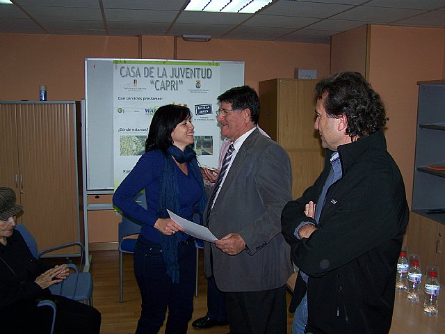 Entrega de diplomas del curso de iniciación a la informática - 1, Foto 1