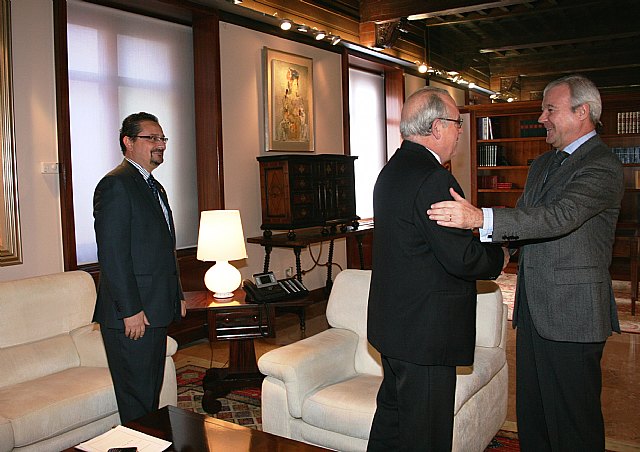 Valcárcel y Aranda repasan los proyectos e iniciativas del Año Santo 2010 - 1, Foto 1