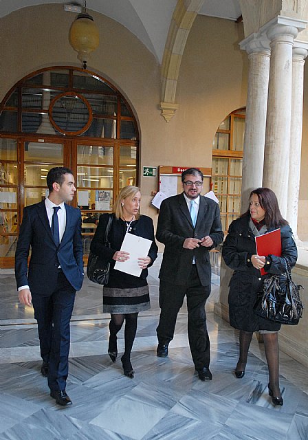 La consejera de Presidencia inaugura las jornadas sobre Constitución y Mujer - 2, Foto 2