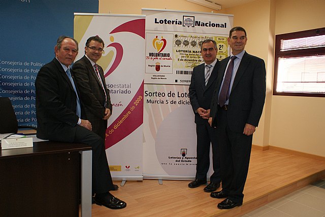 El delegado del Gobierno presenta el sorteo de Lotería Nacional a celebrar el día 5 de diciembre en Murcia - 1, Foto 1