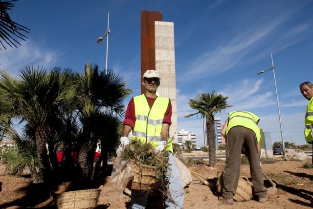 Infraestructuras incorpora 22 desempleados a las brigadas de Parques y Jardines - 3, Foto 3
